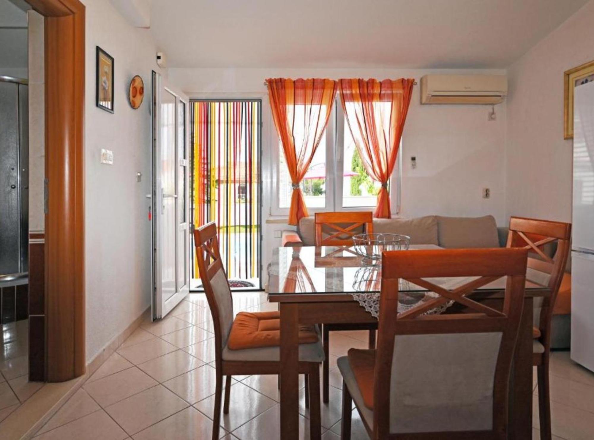 Apartments Mihovilovic - 50 M From Beach Slatine Exterior photo